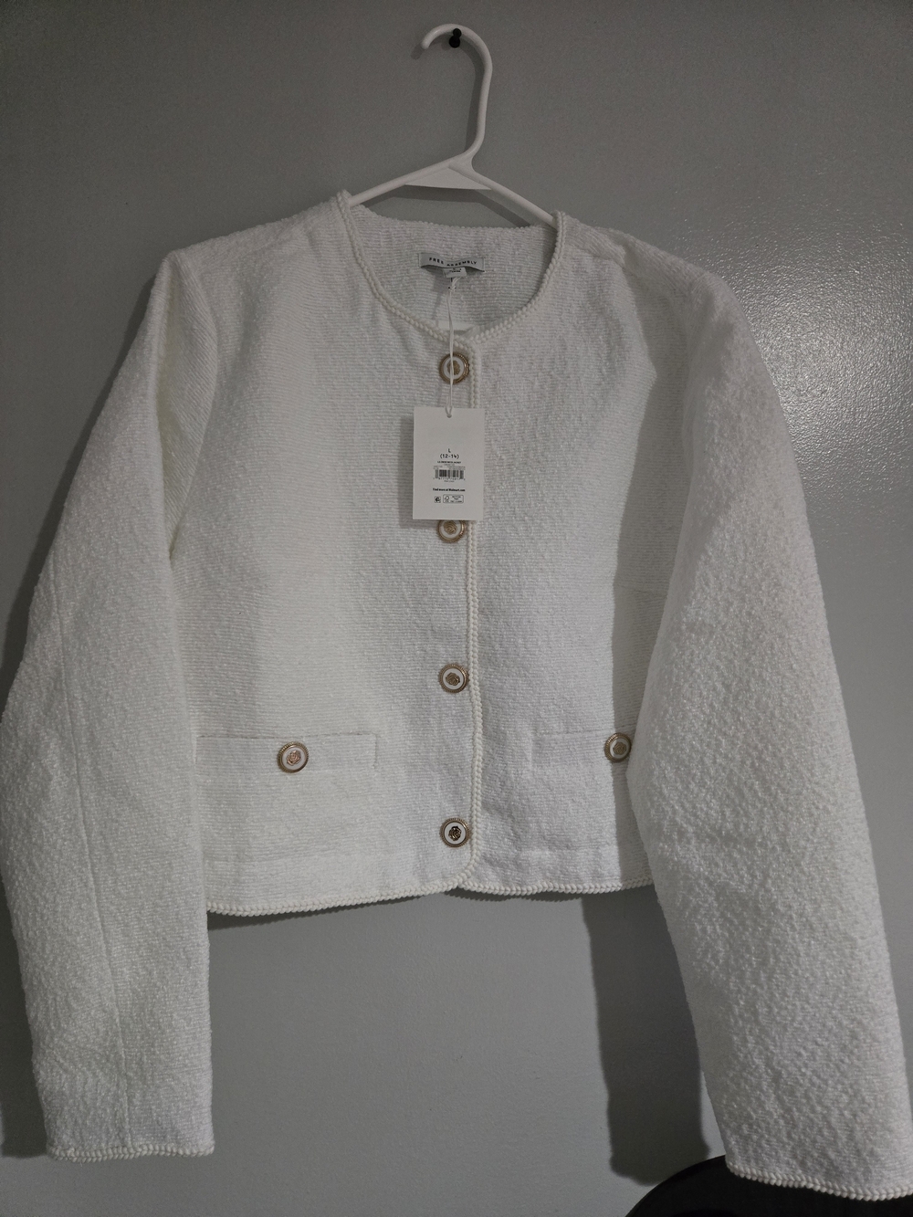 White Bouclรฉ Button-Front Cropped Jacket